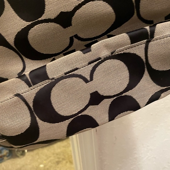 Coach - Picture 2 of 2